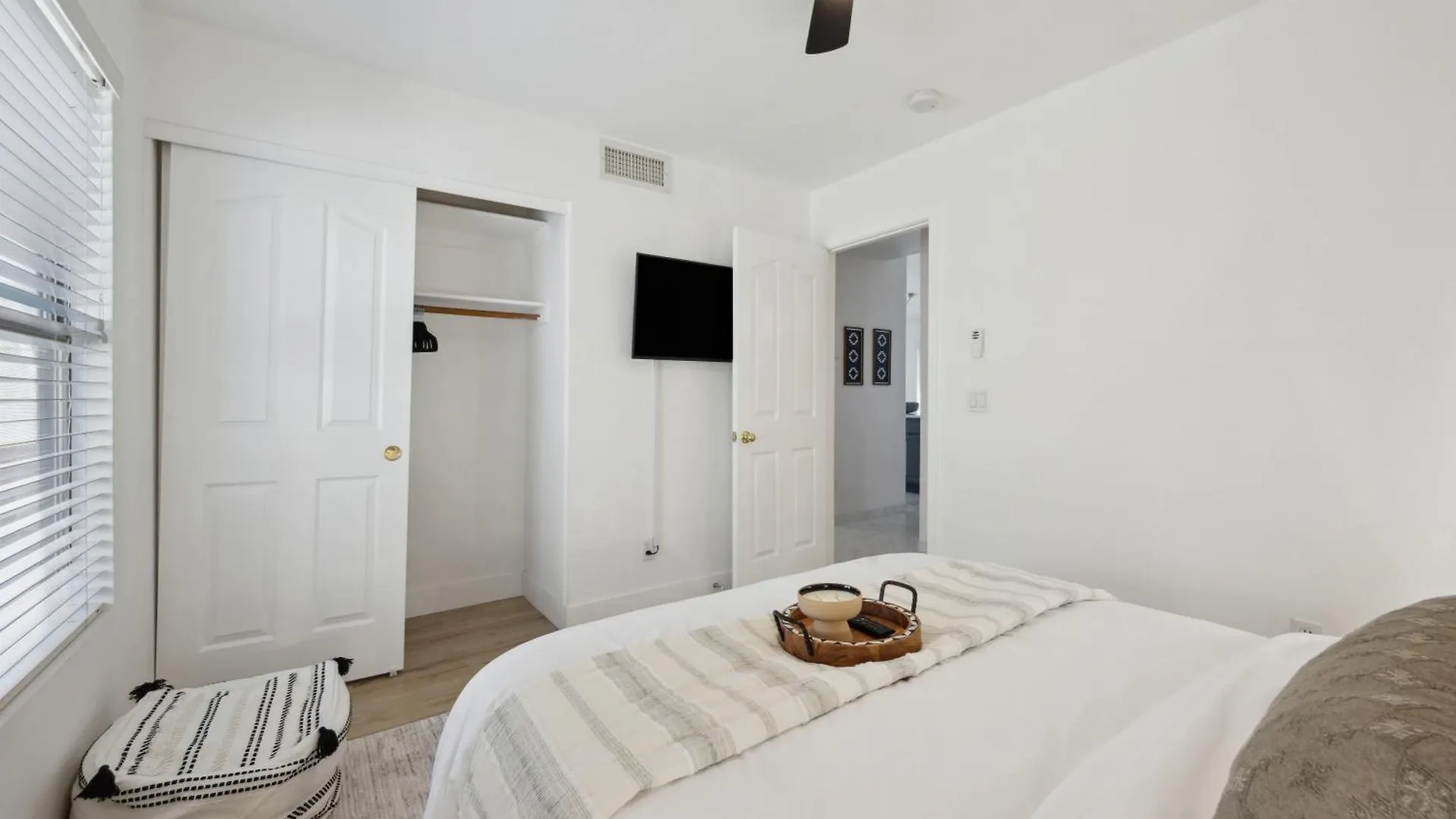 Villa Chic Desert Retreat - Lush Spa Pool - Mini Golf Phoenix
