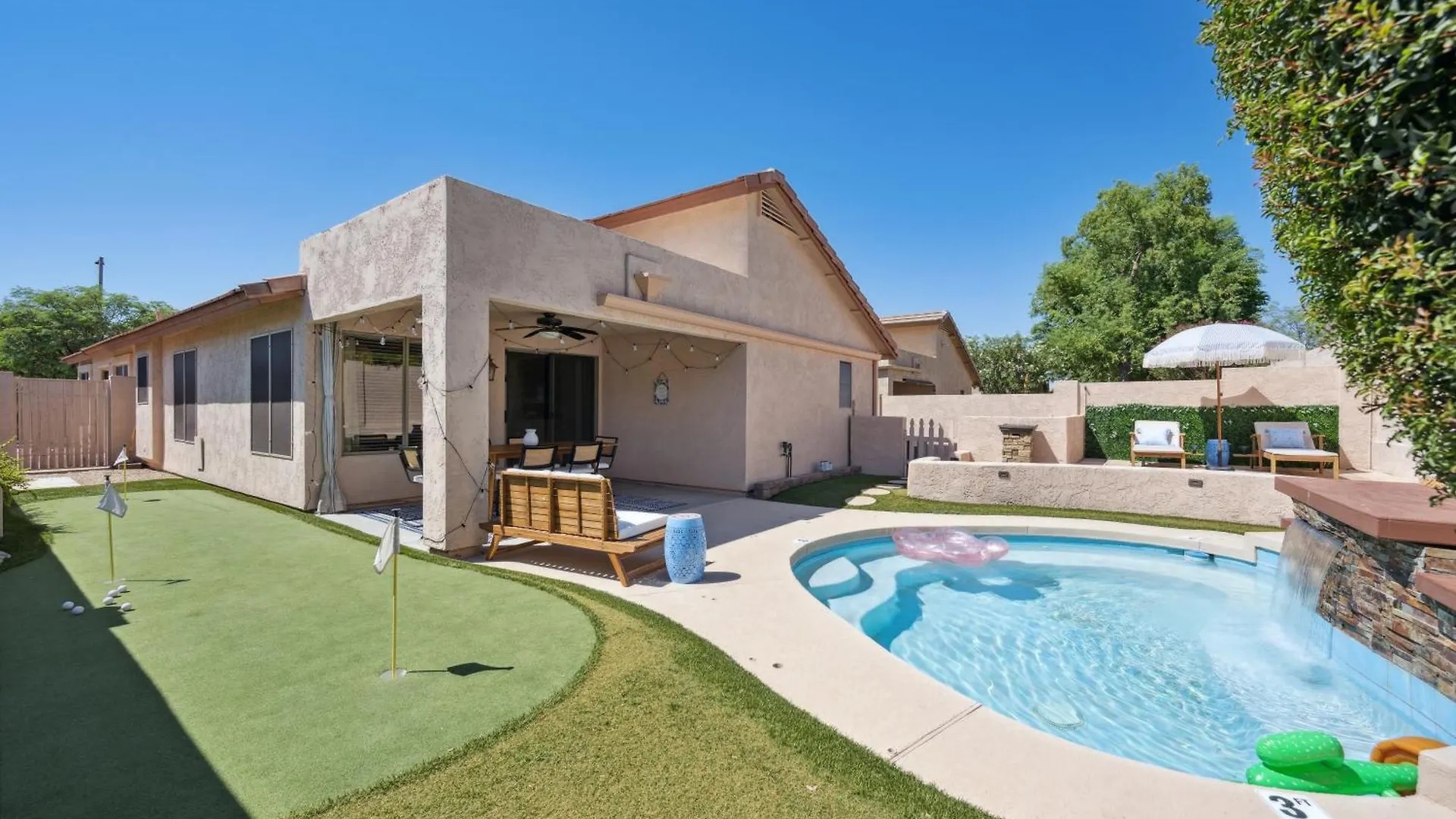 Chic Desert Retreat - Lush Spa Pool - Mini Golf Phoenix United States