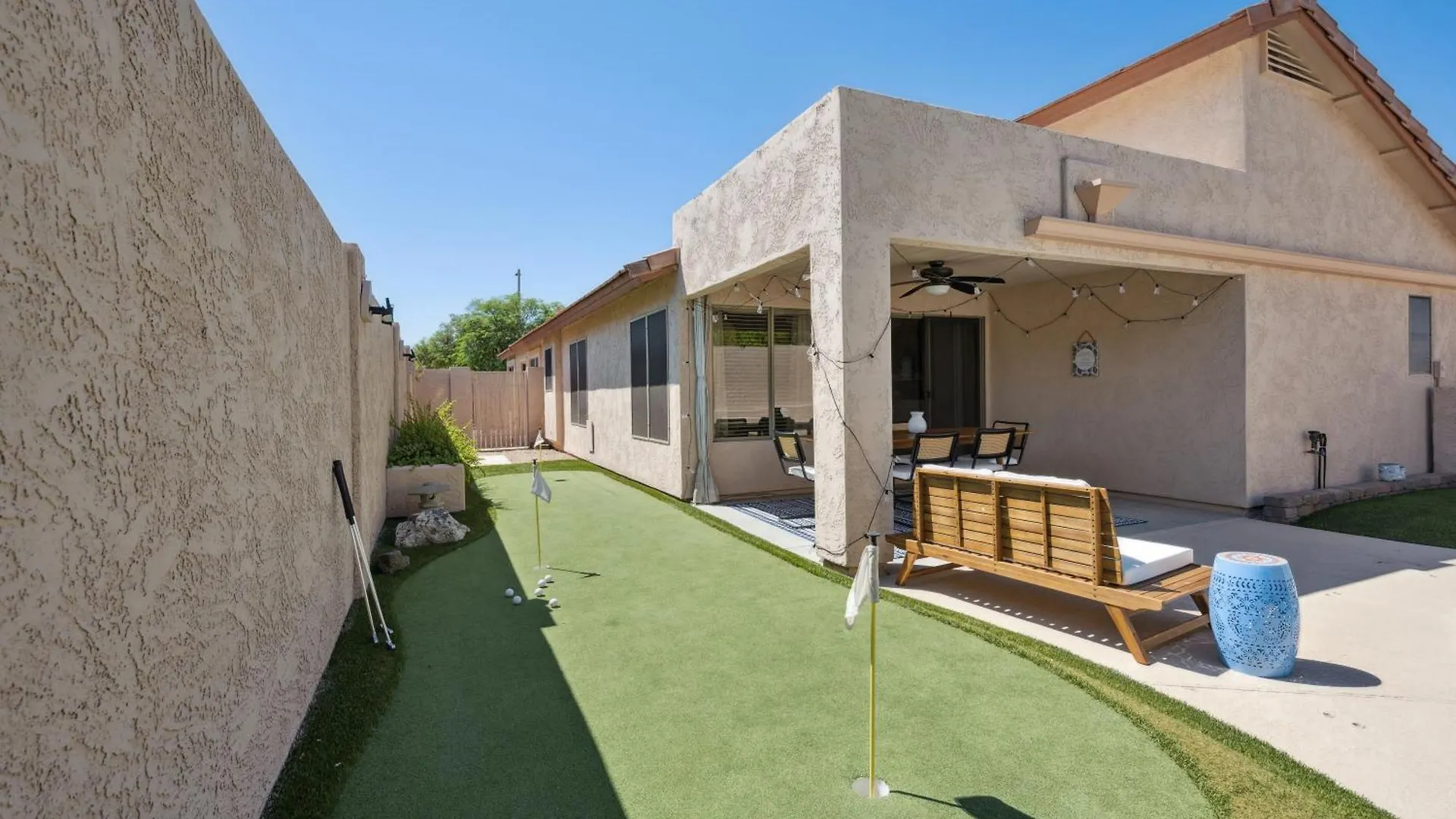 Villa Chic Desert Retreat - Lush Spa Pool - Mini Golf Phoenix
